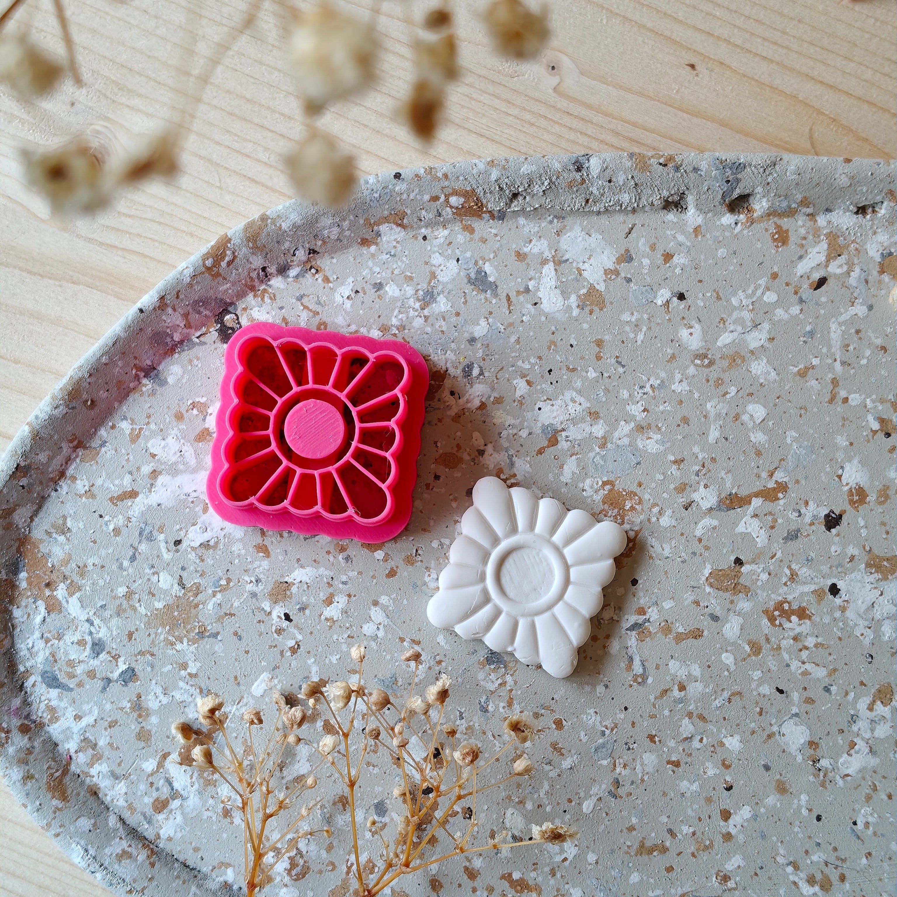 Marquise emporte-pièce carré fleuri